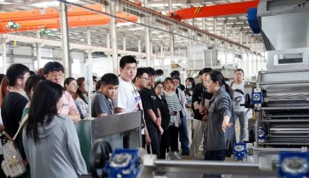 校企聯動 協同育才丨青島農業大學師生團隊來青島?？萍褏⒂^交流