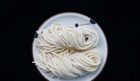 青島?？萍沿桓r面條里的“國際專利”